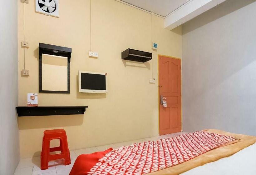 בית מלון כפרי Oyo 3212 Coffee Jodoh Homestay