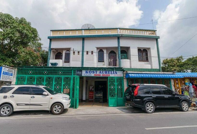 بنسيون Reddoorz Syariah Near Stasiun Kereta Api Kisaran