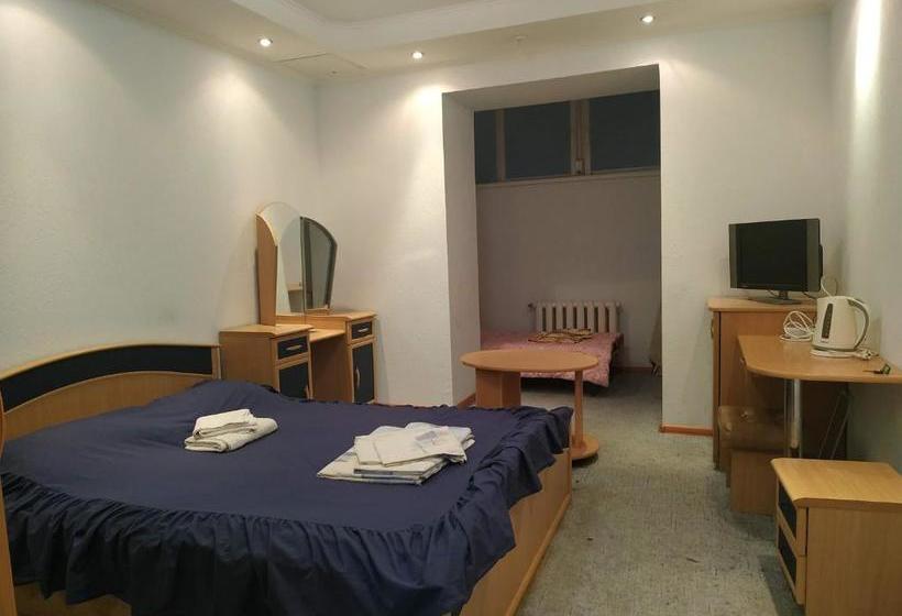 호스텔 Mini Hotel Chabany Lake мини отель у озера чабаны