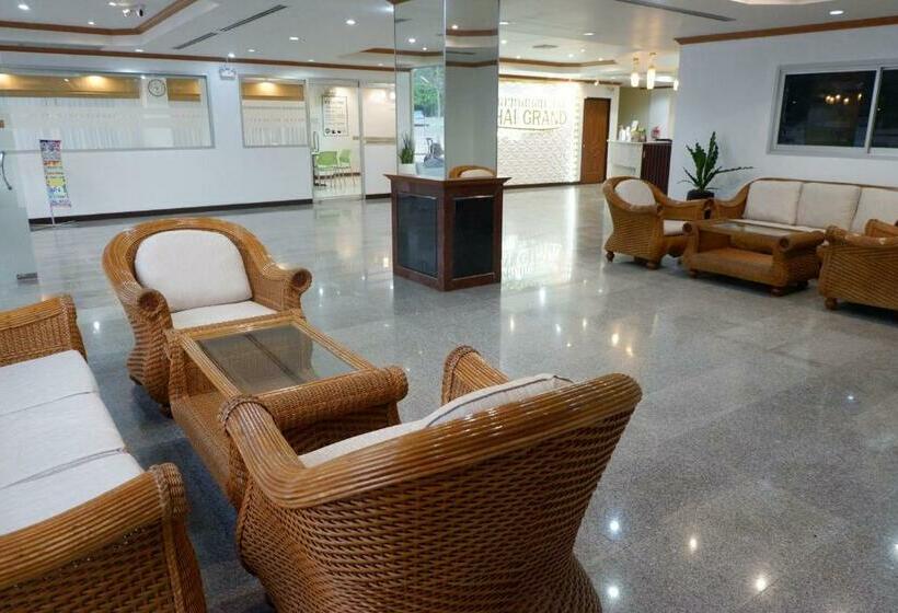 هتل Auychai Grand
