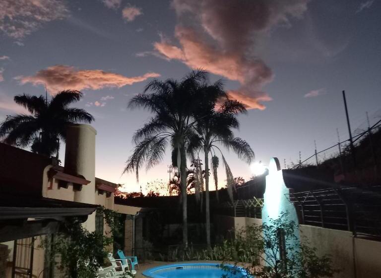 هتل Casona Del Valle