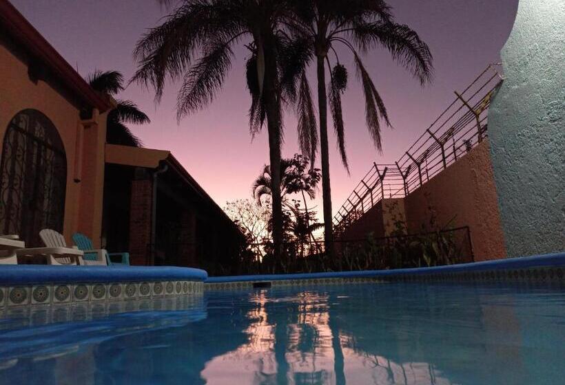 هتل Casona Del Valle