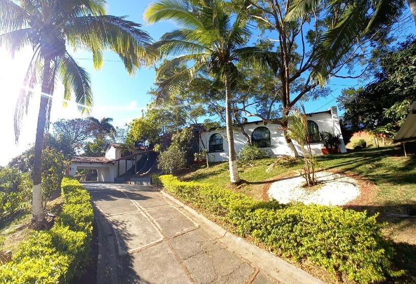 هتل Casona Del Valle