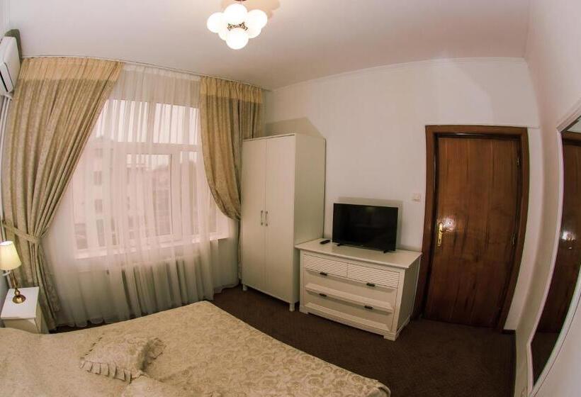 فندق Cora Bistrita