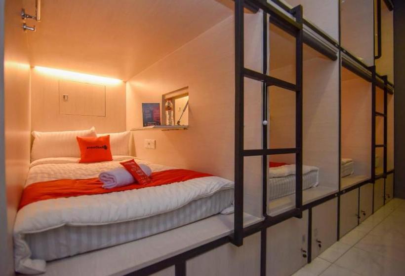 Отель Reddoorz Hostel Syariah @ Peunayong Banda Aceh