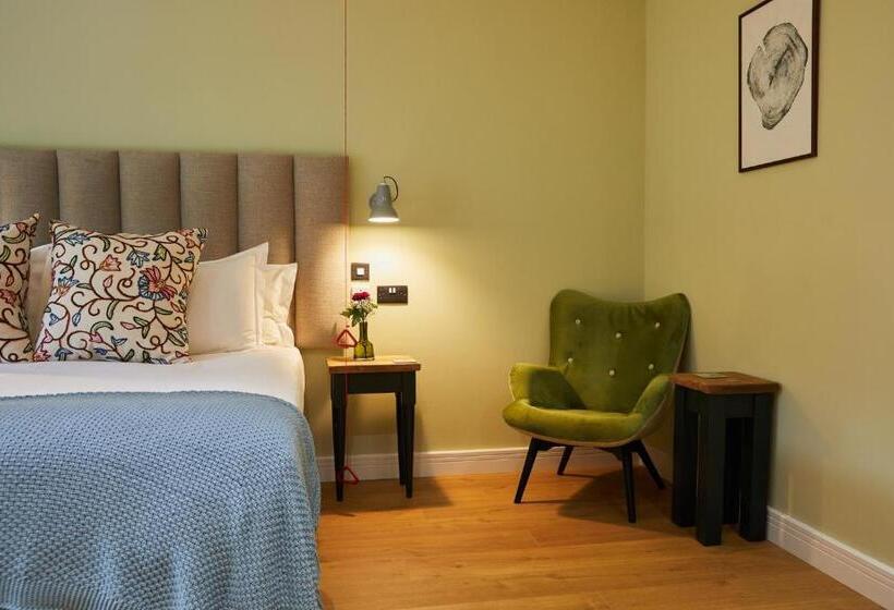 هتل The Lime Tree Inn