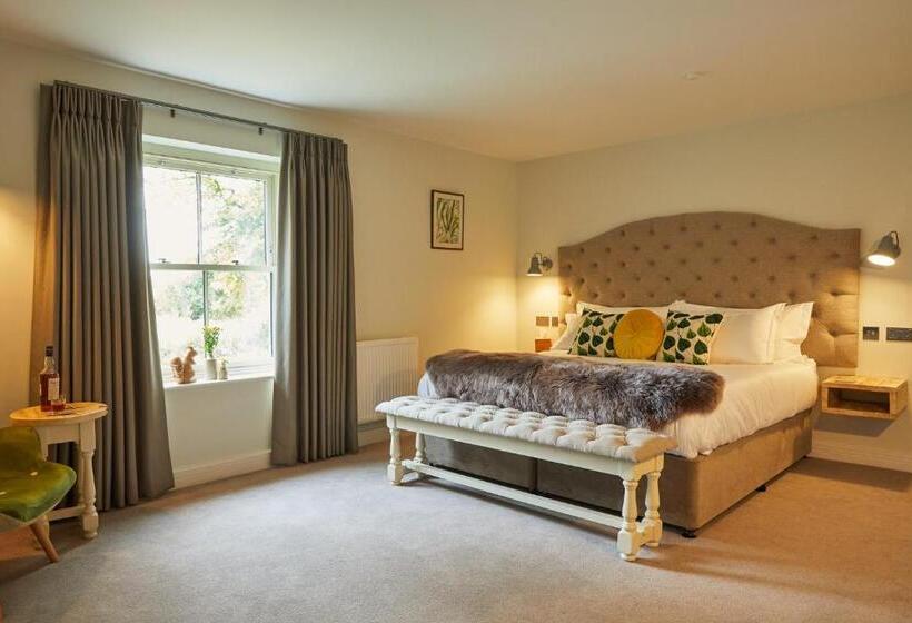 هتل The Lime Tree Inn