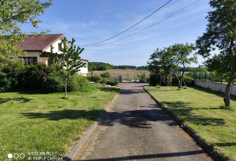 פנסיון Domaine Des Arts