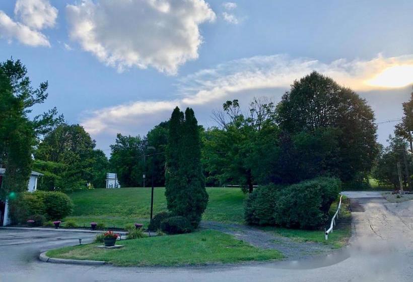 Rolling Hills Motel