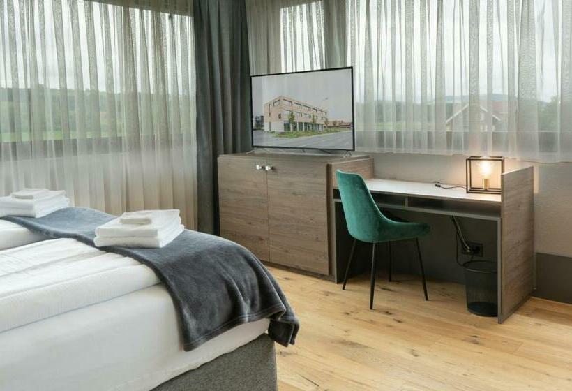 Wyna Motel