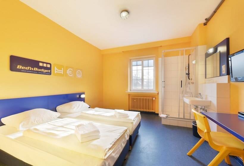 Bed Nbudget Expo Hostel Rooms