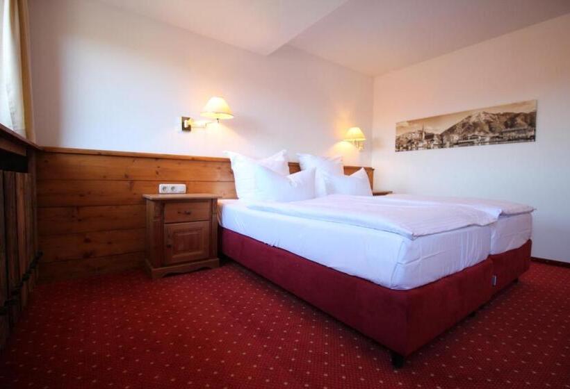 בית מלון כפרי Askania 1927