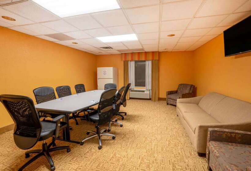 בית מלון כפרי Baymont By Wyndham Savannah South