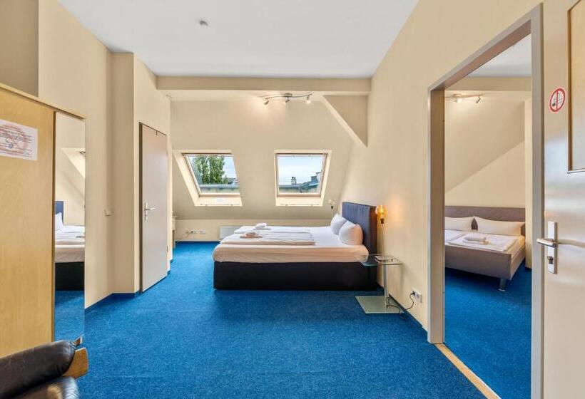 Fotos del hotel Comenius:  5