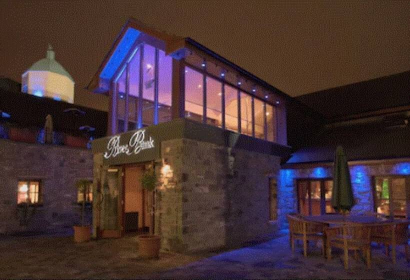 בית מלון כפרי Court Yard