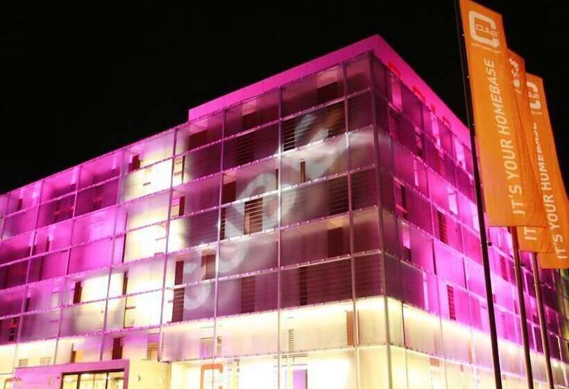 ホテル Cube Savognin