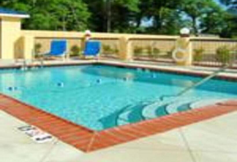 هتل Days Inn By Wyndham Semmes Mobile