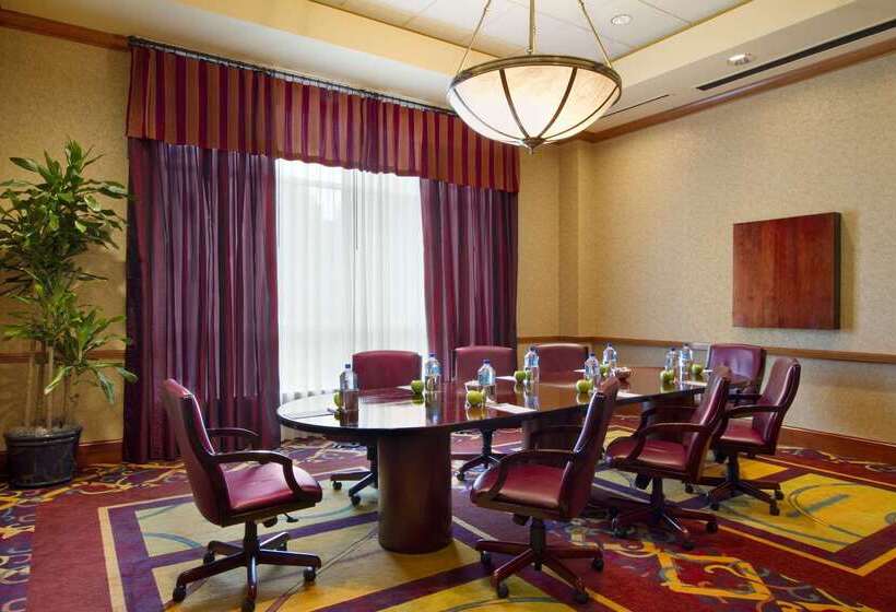 هتل Embassy Suites By Hilton Charleston Airport Convention Ctr