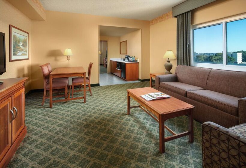 هتل Embassy Suites By Hilton Charleston Airport Convention Ctr