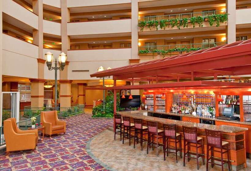 هتل Embassy Suites By Hilton Charleston Airport Convention Ctr
