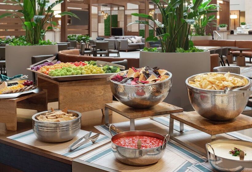 בית מלון כפרי Embassy Suites By Hilton Cleveland Rockside