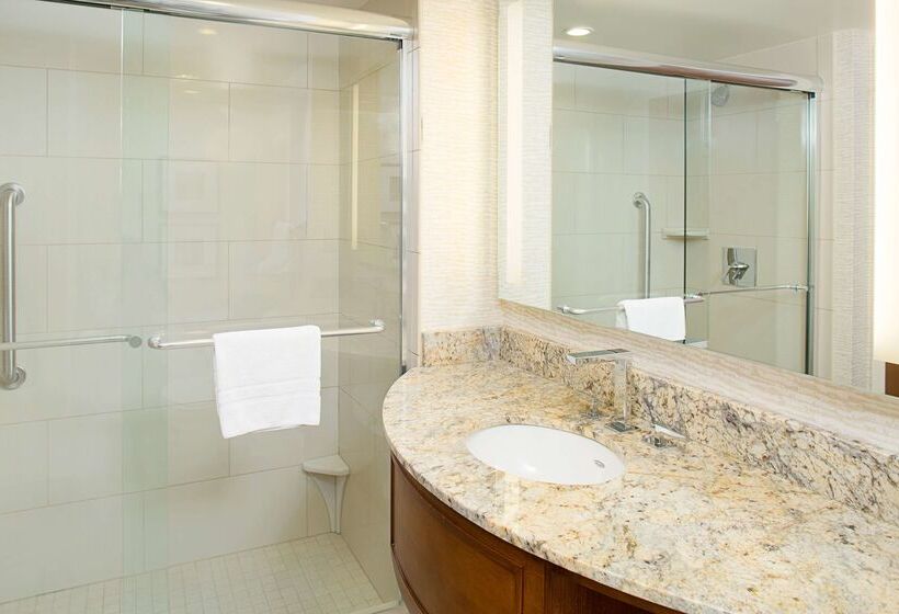 هتل Embassy Suites By Hilton Destin Miramar Beach