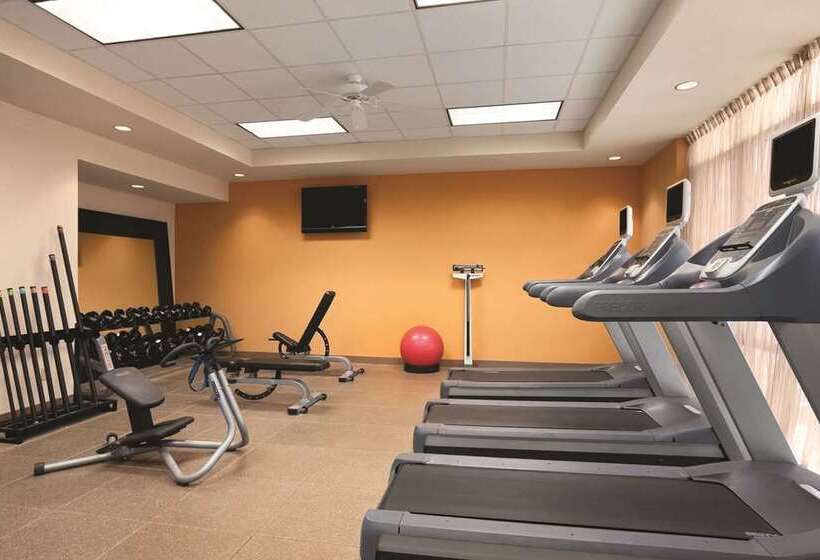 هتل Embassy Suites By Hilton E Peoria Riverfront Conf Center