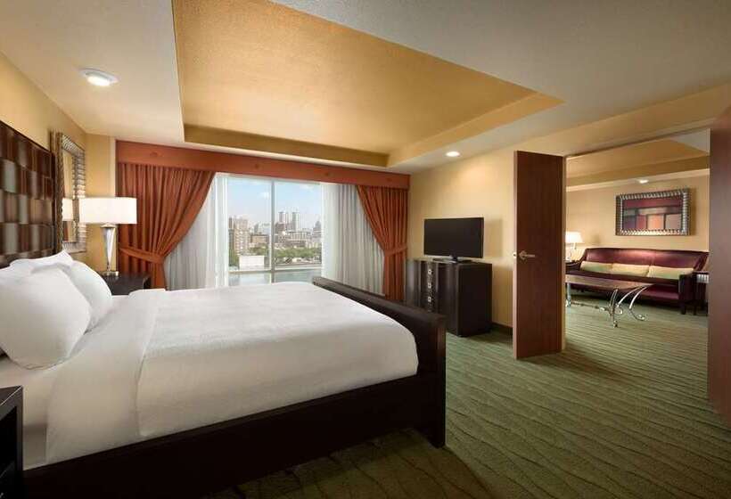 هتل Embassy Suites By Hilton E Peoria Riverfront Conf Center
