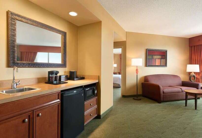 هتل Embassy Suites By Hilton E Peoria Riverfront Conf Center