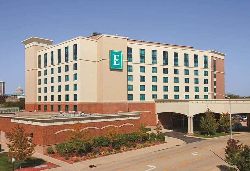هتل Embassy Suites By Hilton E Peoria Riverfront Conf Center