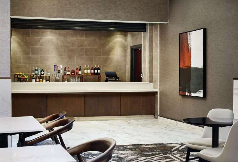 هتل Embassy Suites By Hilton Huntsville