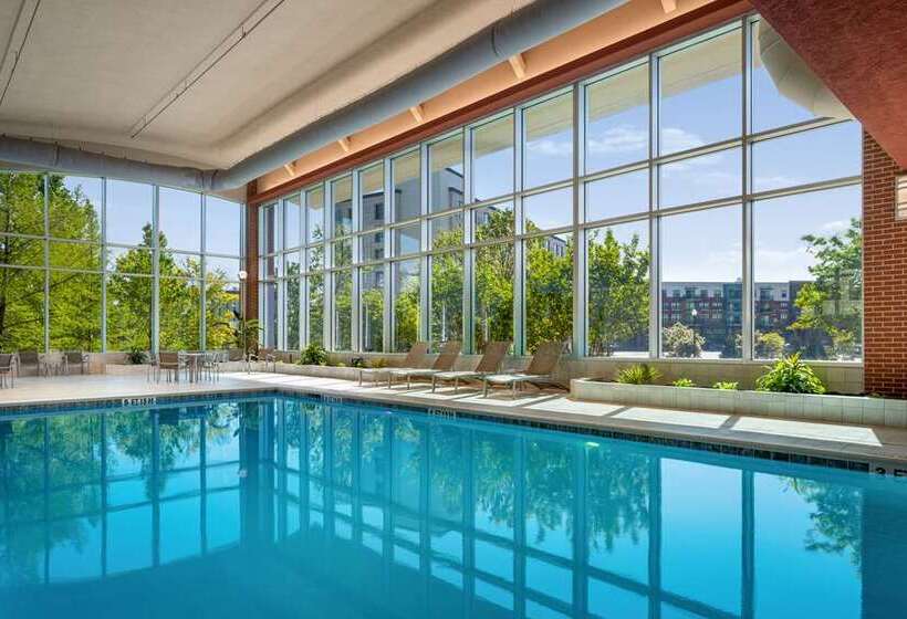 هتل Embassy Suites By Hilton Huntsville