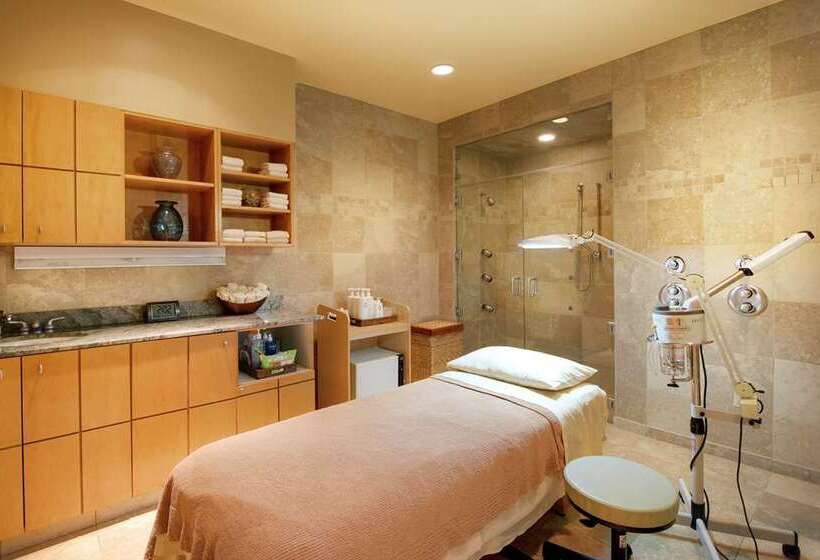 هتل Embassy Suites By Hilton Huntsville