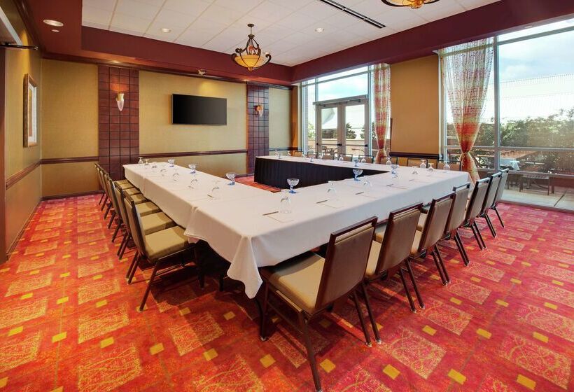 هتل Embassy Suites By Hilton Huntsville