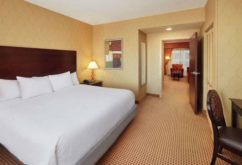 هتل Embassy Suites By Hilton Huntsville  And Spa