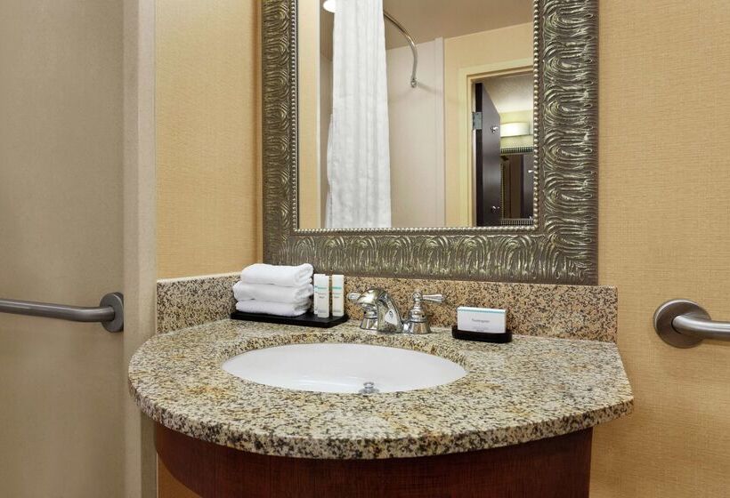 هتل Embassy Suites By Hilton Huntsville