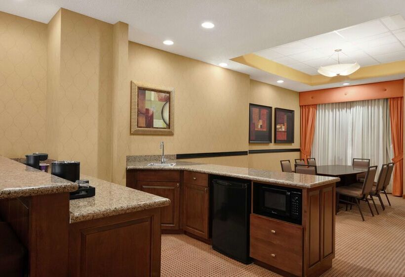 هتل Embassy Suites By Hilton Huntsville