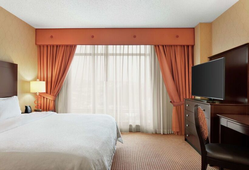 هتل Embassy Suites By Hilton Huntsville