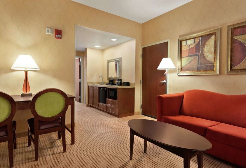 هتل Embassy Suites By Hilton Huntsville  And Spa