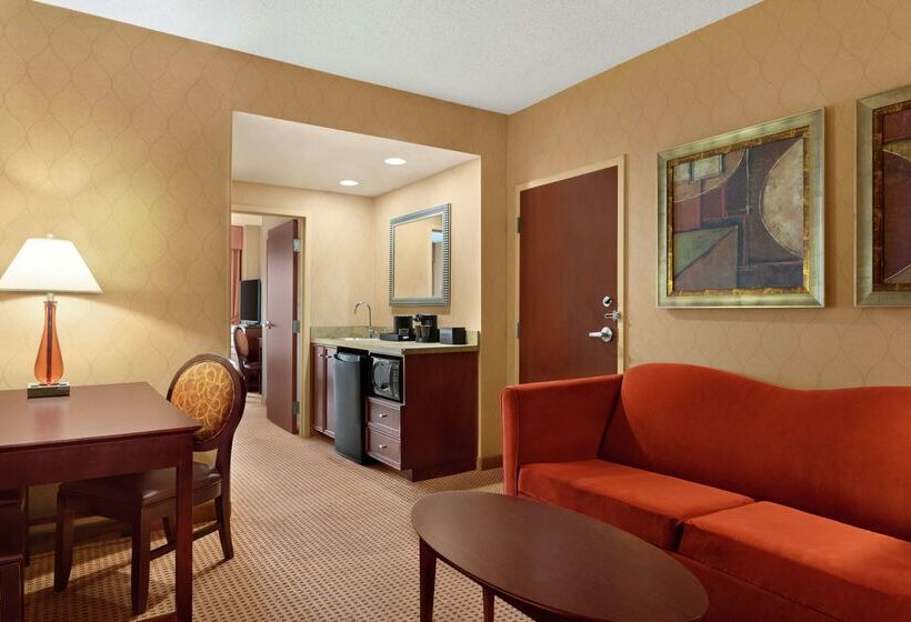 هتل Embassy Suites By Hilton Huntsville  And Spa