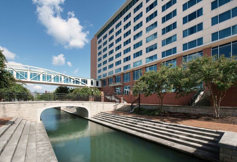 هتل Embassy Suites By Hilton Huntsville