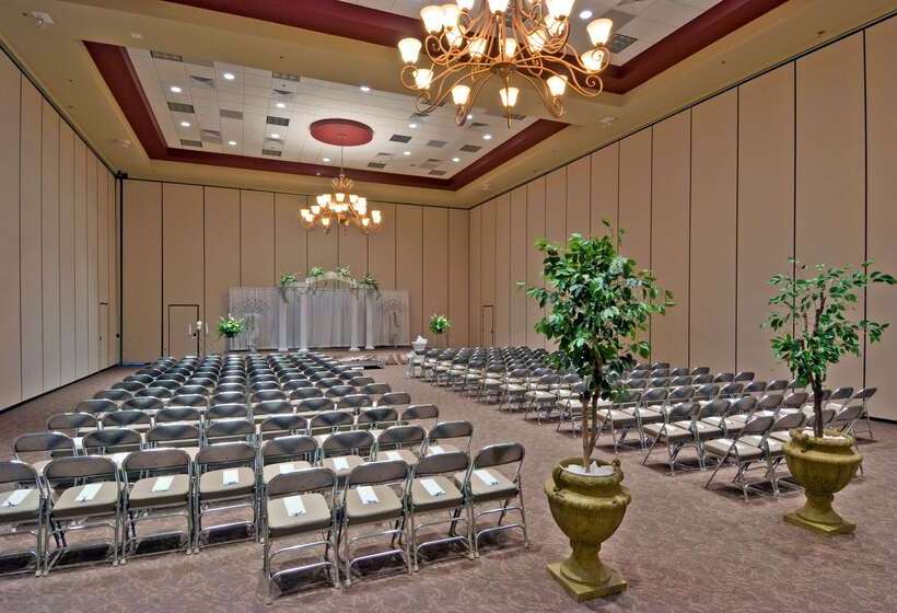 هتل Embassy Suites By Hilton Huntsville