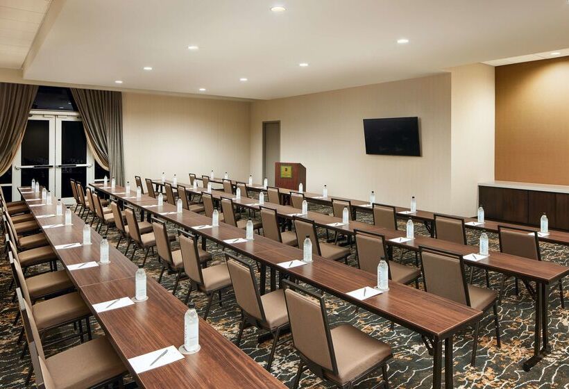 هتل Embassy Suites By Hilton Huntsville