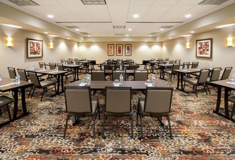 هتل Embassy Suites By Hilton Huntsville