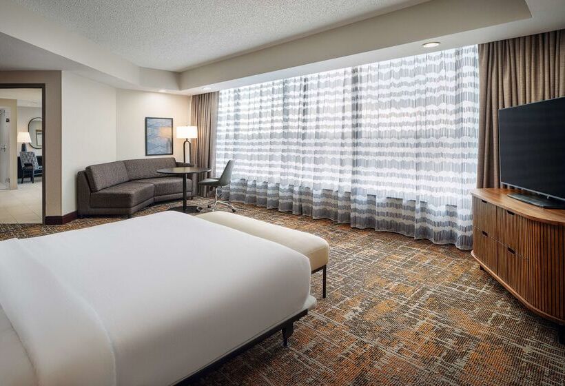 هتل Embassy Suites By Hilton Huntsville