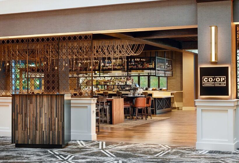 هتل Embassy Suites By Hilton Huntsville
