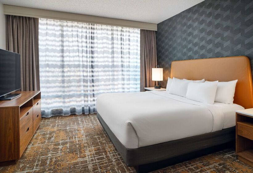 هتل Embassy Suites By Hilton Huntsville