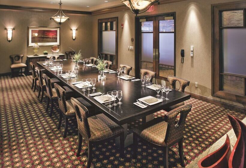 Embassy Suites By Hilton Norman Hotel & Conference Center