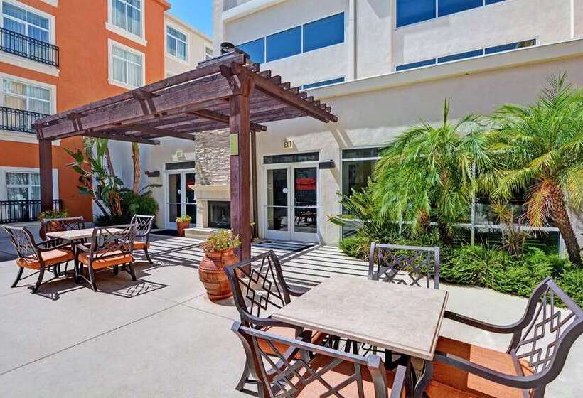 ホテル Embassy Suites By Hilton Valencia