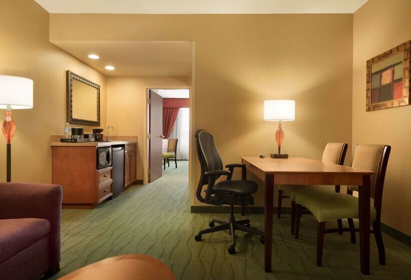 هتل Embassy Suites By Hilton E Peoria Riverfront Conf Center